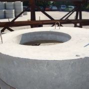 Betonová zákrytová deska pro montáž vstupních a kontrolních šachet
